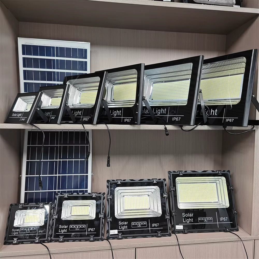 Naświetlacz Solarny LED IP67 z Pilotem – Oświetlenie Zewnętrzne