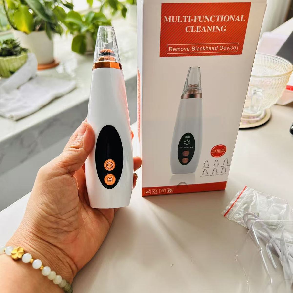 Skuteczny Odkurzacz do Zaskórników i Oczyszczacz Twarzy