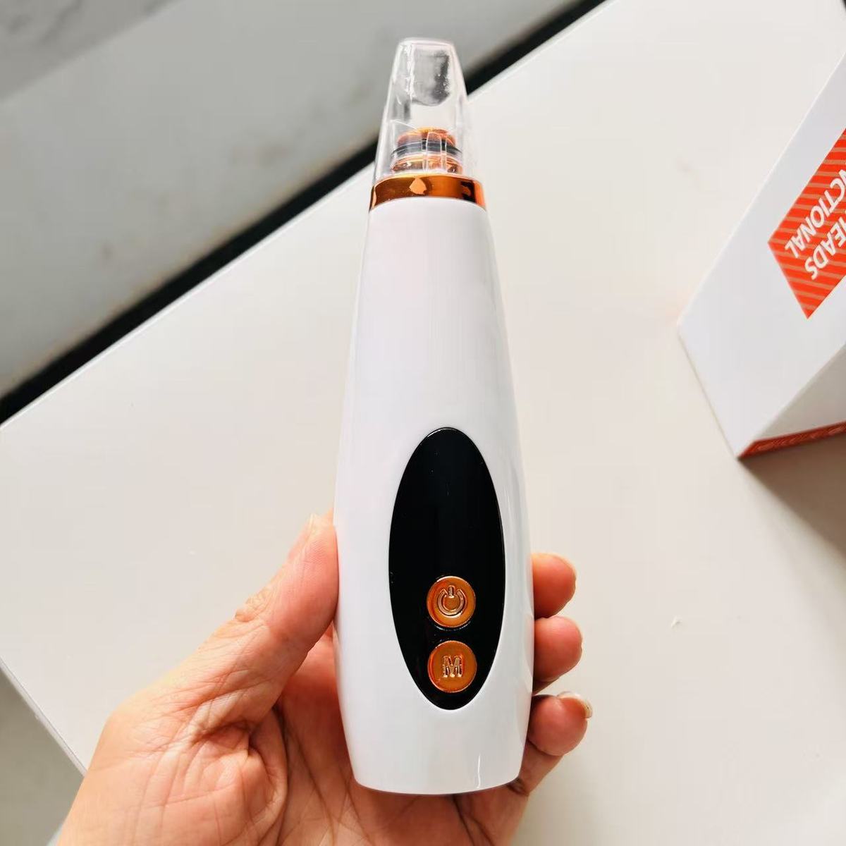 Skuteczny Odkurzacz do Zaskórników i Oczyszczacz Twarzy